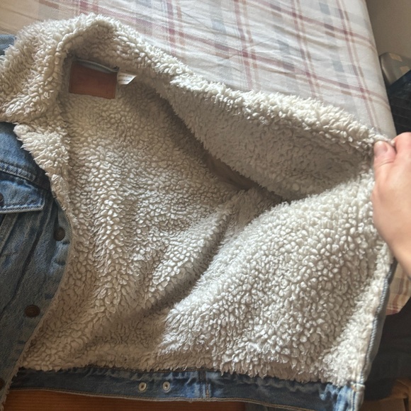Levi's Sherpa Denim Jacket - Picture 4 of 6